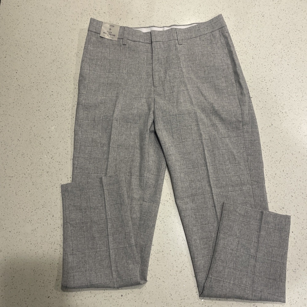 Kenneth Cole Reaction Men's Slim Fit Trousers NWT Light Grey 32 X 30 Stretch NWT